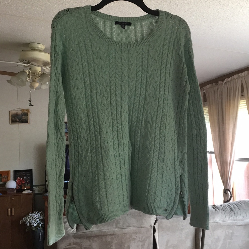 Light blue AE crew neck sweater